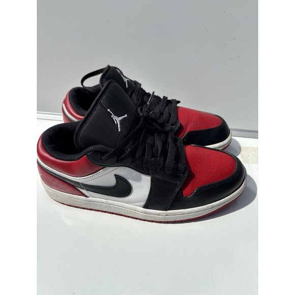Lot of 2 Nike Sneakers Mens size 8 main image 4